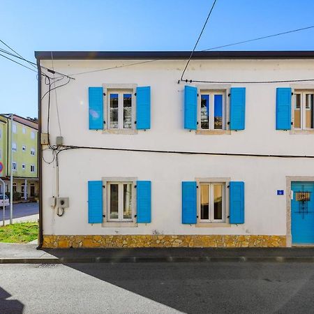 אומאג Center House With Apartments מראה חיצוני תמונה