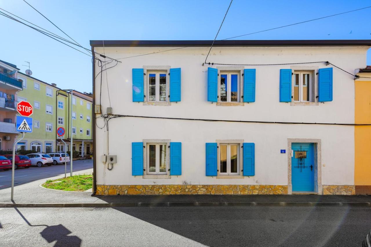 אומאג Center House With Apartments מראה חיצוני תמונה